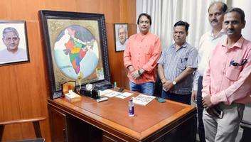 संजय कुमार - दिल्ली स्थित जदयू कार्यालय में की साथियों से भेंटवार्ता